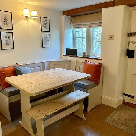 Hebe Cottage - Idyllic And Homely With Attention To Detail Atworth Extérieur photo