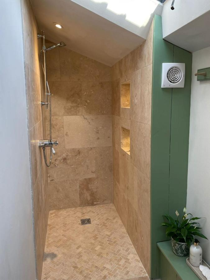 Hebe Cottage - Idyllic And Homely With Attention To Detail Atworth Extérieur photo