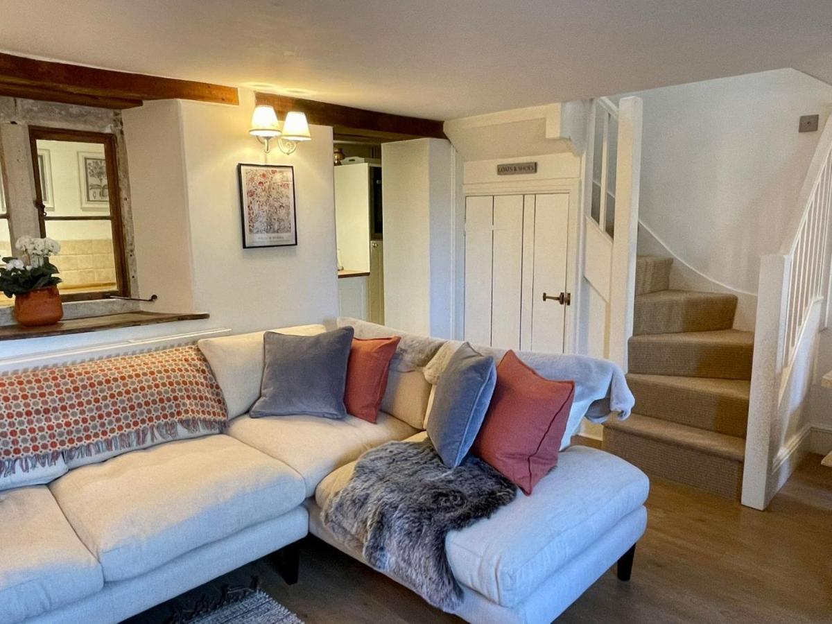 Hebe Cottage - Idyllic And Homely With Attention To Detail Atworth Extérieur photo