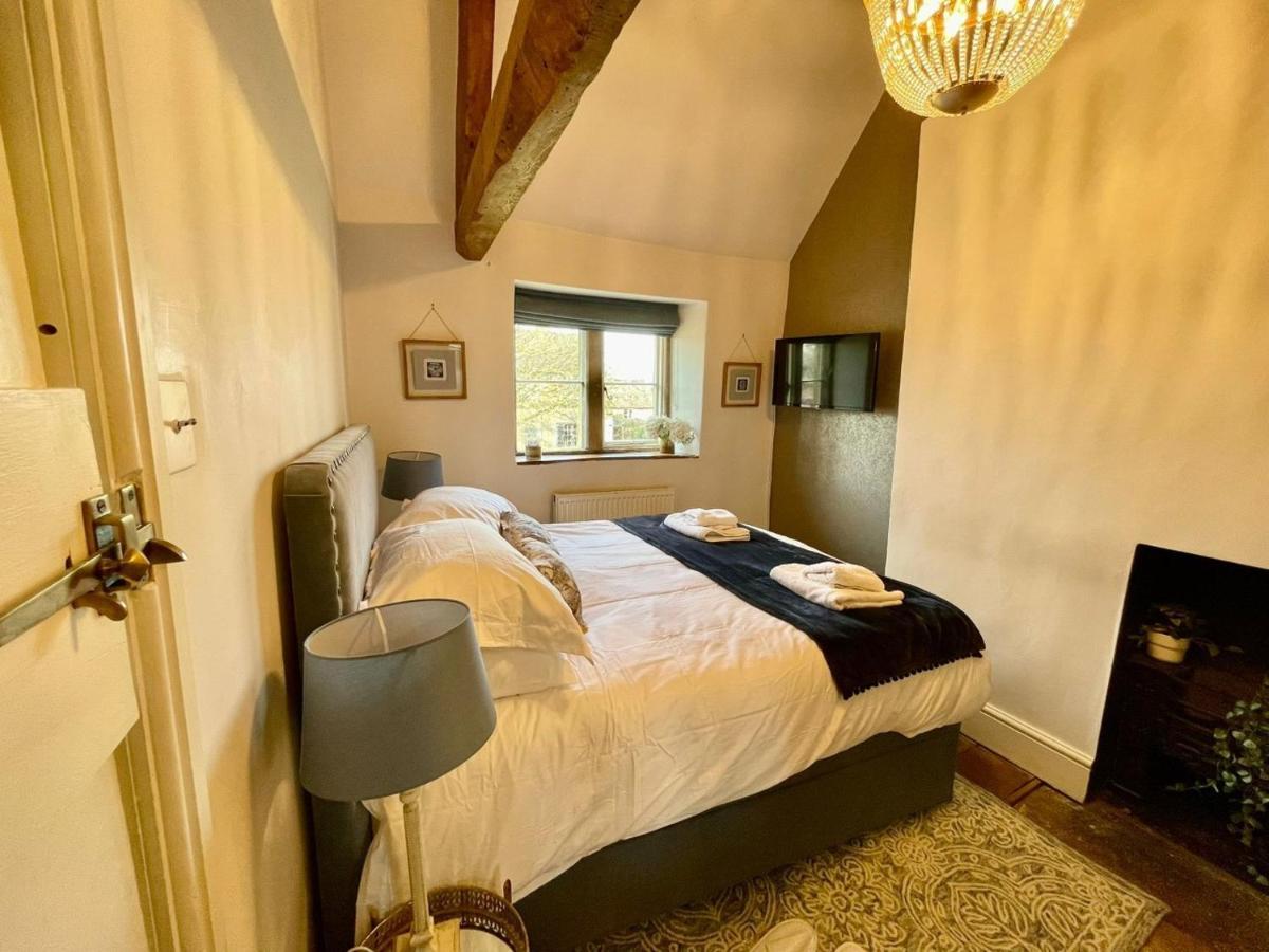 Hebe Cottage - Idyllic And Homely With Attention To Detail Atworth Extérieur photo