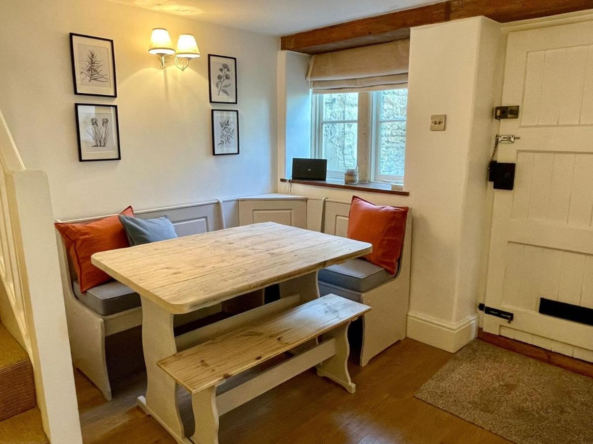 Hebe Cottage - Idyllic And Homely With Attention To Detail Atworth Extérieur photo
