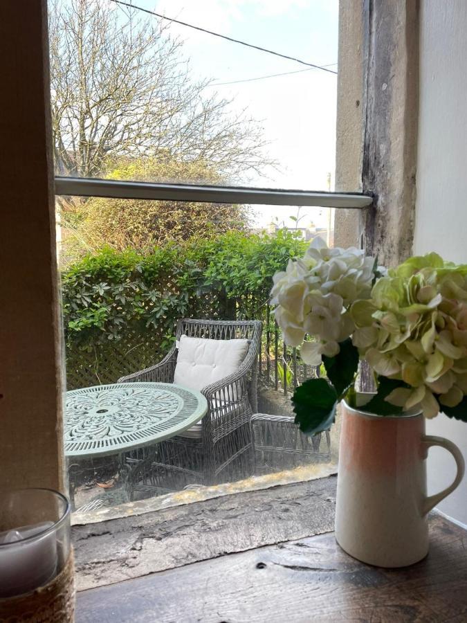 Hebe Cottage - Idyllic And Homely With Attention To Detail Atworth Extérieur photo