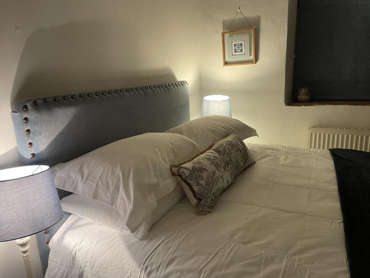 Hebe Cottage - Idyllic And Homely With Attention To Detail Atworth Extérieur photo