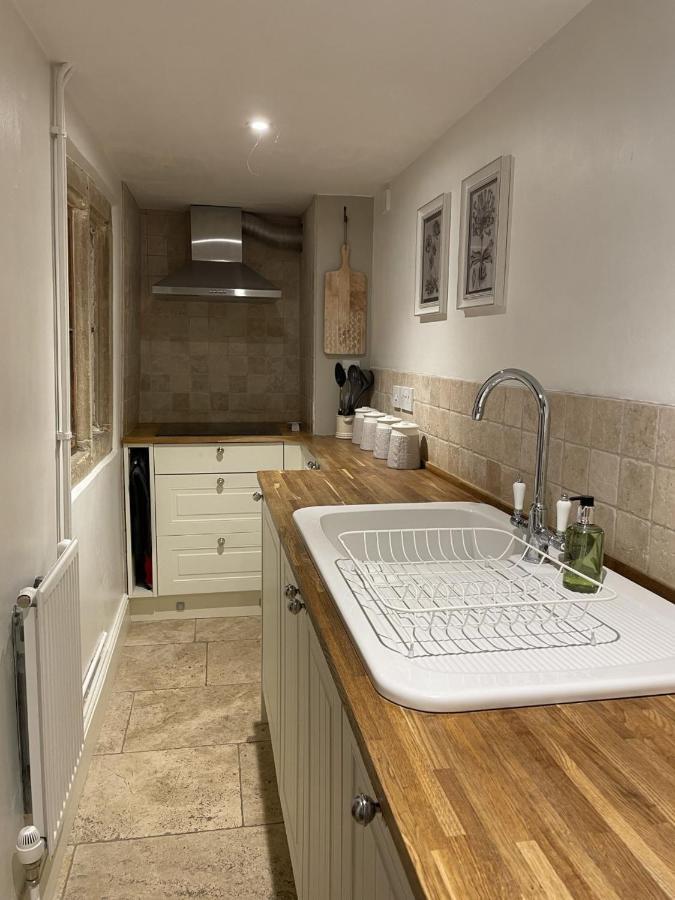 Hebe Cottage - Idyllic And Homely With Attention To Detail Atworth Extérieur photo