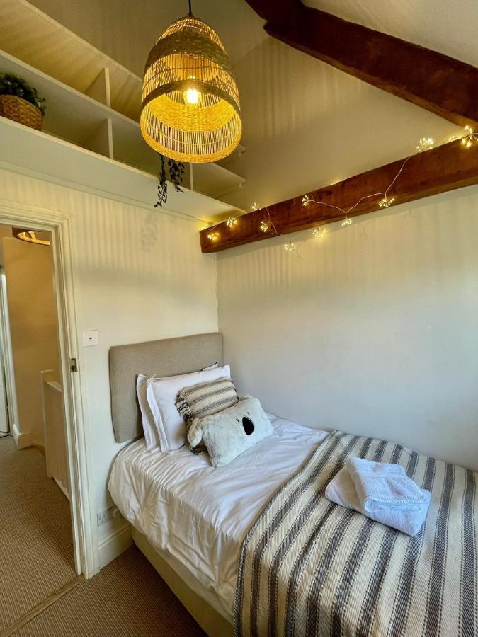 Hebe Cottage - Idyllic And Homely With Attention To Detail Atworth Extérieur photo