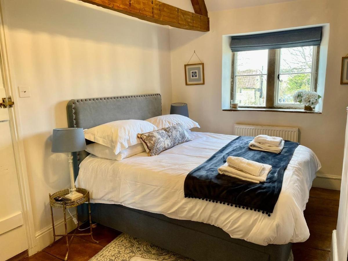 Hebe Cottage - Idyllic And Homely With Attention To Detail Atworth Extérieur photo