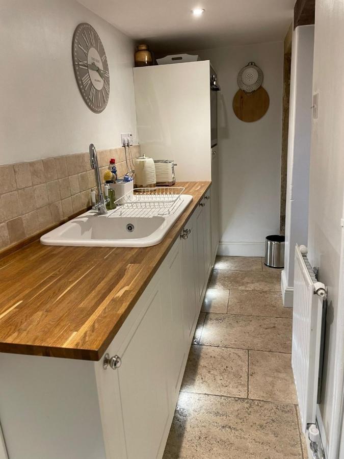 Hebe Cottage - Idyllic And Homely With Attention To Detail Atworth Extérieur photo