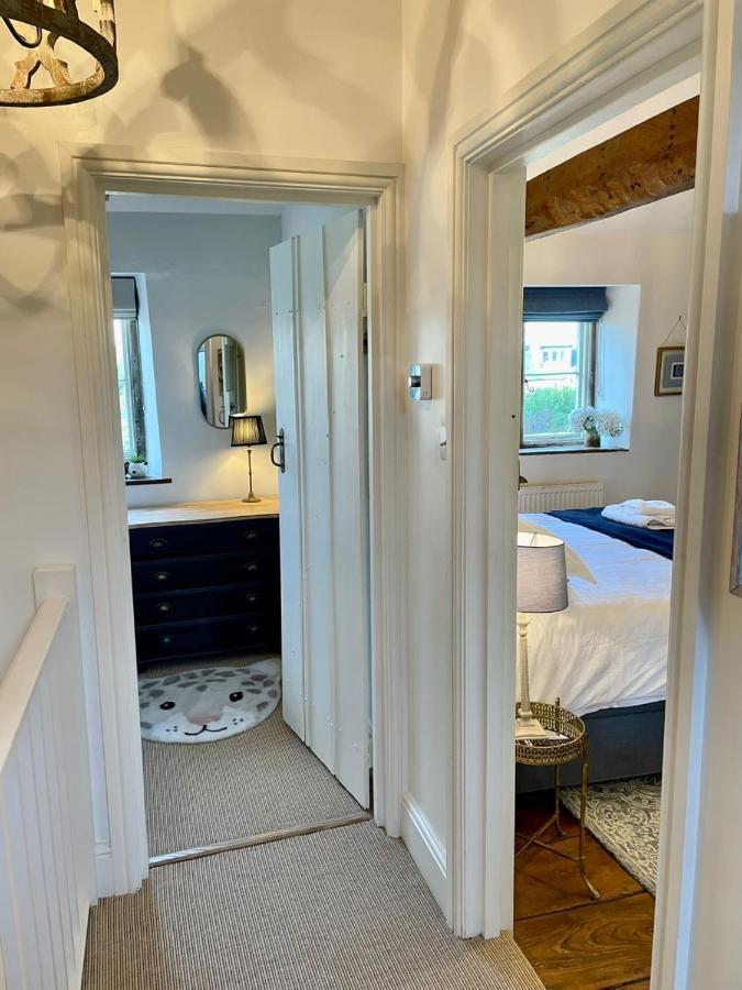 Hebe Cottage - Idyllic And Homely With Attention To Detail Atworth Extérieur photo