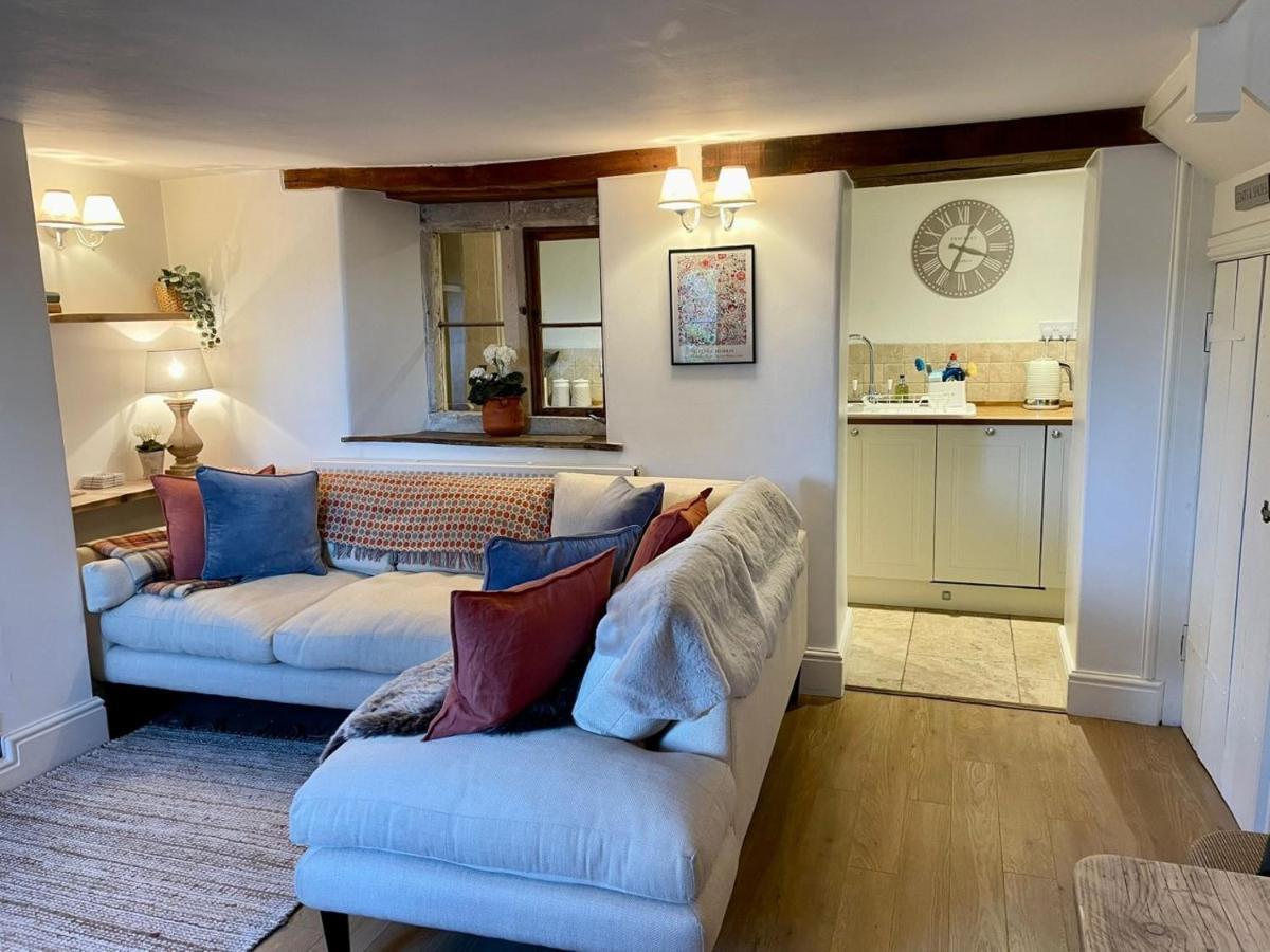 Hebe Cottage - Idyllic And Homely With Attention To Detail Atworth Extérieur photo
