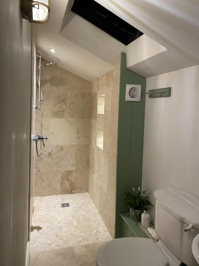 Hebe Cottage - Idyllic And Homely With Attention To Detail Atworth Extérieur photo
